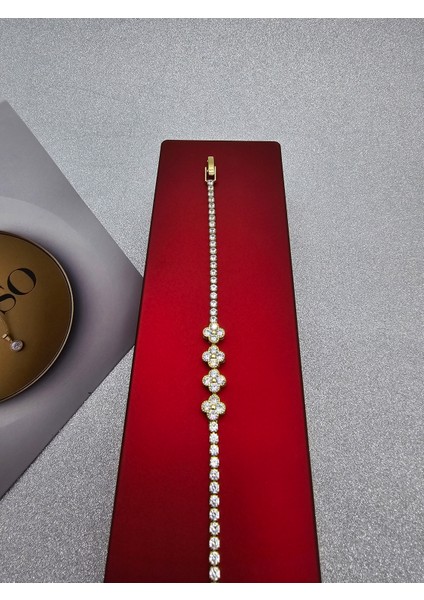 Su Yolu 4 Yoncalı Model Altın Renk Çelik Bileklik modelleri