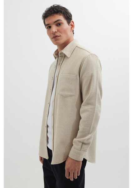 Erkek Regular Fit Klasik Kesim Düz Cepli Koyu Bej Oduncu Gömlek fırsatları