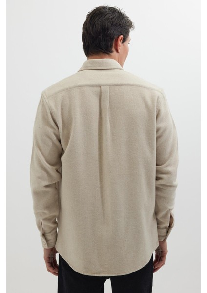 Erkek Regular Fit Klasik Kesim Düz Cepli Koyu Bej Oduncu Gömlek