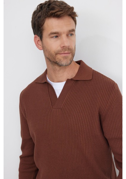 Erkek Standart Fit Normal Kesim Pamuklu Polo V Yaka Kahverengi Kazak fiyatları