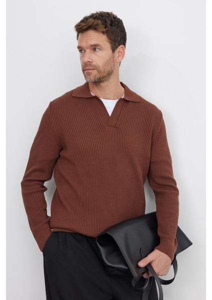Erkek Standart Fit Normal Kesim Pamuklu Polo V Yaka Kahverengi Kazak indirimleri