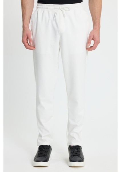 Erkek Regular Fit Klasik Kesim Beli Lastikli Bağcıklı Koyu Beyaz Jogger Pantolon