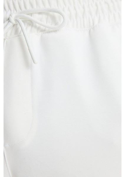 Erkek Regular Fit Klasik Kesim Beli Lastikli Bağcıklı Koyu Beyaz Jogger Pantolon