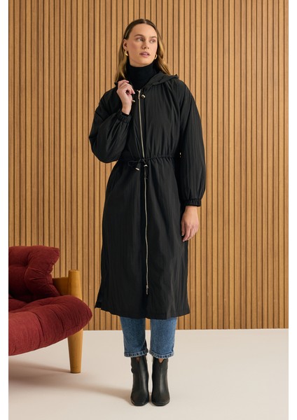 Beli Lastik Detaylı Su Itici Yağmurluk