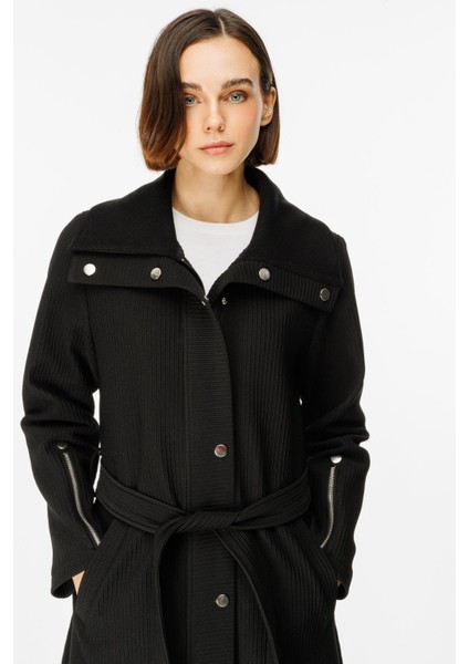 Ottomans Özel Dokuma Örme Aksesuar Detaylı Baharlık Astarlı Kap Trench-Siyah