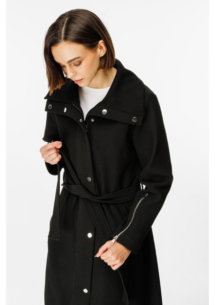 Ottomans Özel Dokuma Örme Aksesuar Detaylı Baharlık Astarlı Kap Trench-Siyah