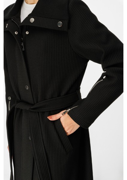 Ottomans Özel Dokuma Örme Aksesuar Detaylı Baharlık Astarlı Kap Trench-Siyah