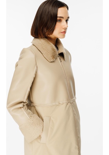 Camo Içi Yumuşak Kürk Kaplı Deri Görünümlü Üst Beden ve Dolgulu Spor Özel Kumaş Kaban Manto-Taş