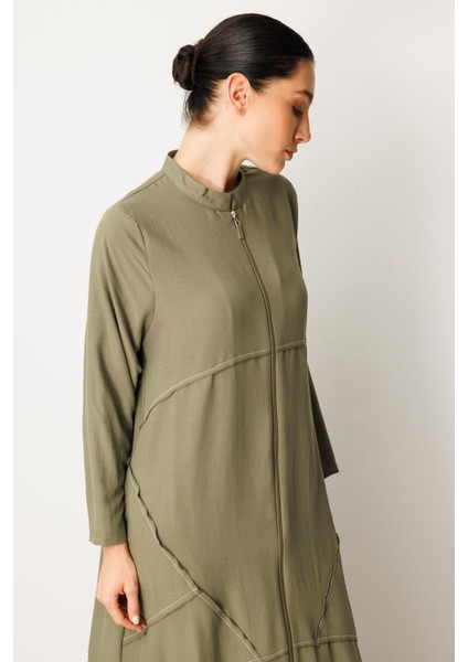 Ipekçe Kumaşı Sayesinde Hafif ve Ferah Spor Kap - Ferace-Haki modelleri