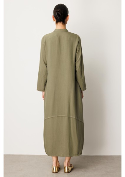 Ipekçe Kumaşı Sayesinde Hafif ve Ferah Spor Kap - Ferace-Haki