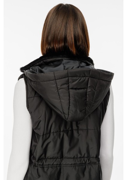 Puf Kapitone Dolgulu Soft Peluş Garni Yelek-Siyah