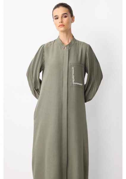 Pilise Kol ve Inci Cep Detaylı Ipekçe Kumaş Zamansız Ferace-Haki modelleri