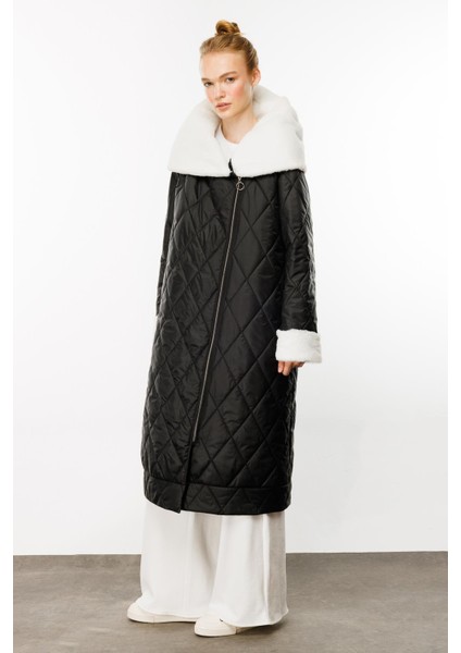 Chnl Yaka ve Kol Yumuşak Kürk Detaylı Kapitone Dolgu Kaban Manto-Siyah