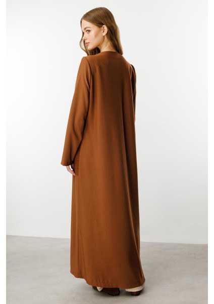 Nervur Detaylı Spor Dökümlü Kumaş Ferace Kap-Kahve