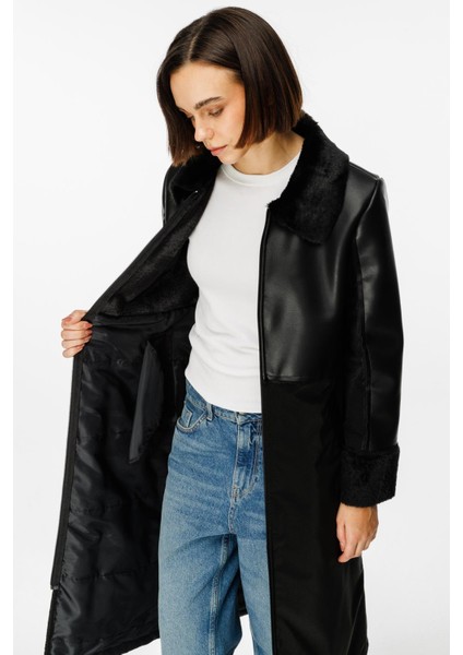 Camo Içi Yumuşak Kürk Kaplı Deri Görünümlü Üst Beden ve Dolgulu Spor Özel Kumaş Kaban Manto-Siyah