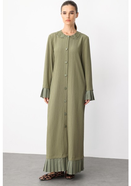 Plise Kol ve Etek Turu Detaylı Işleme Yakalı Özel Dokuma Kumaş Ferace-Haki