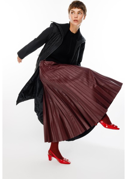 Triko Yaka Detaylı Kapitone Dolgulu Kaban-Siyah