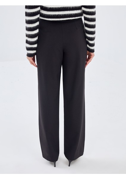 Yeni Sezon Standart Fit Kadın Pantolon fırsatları