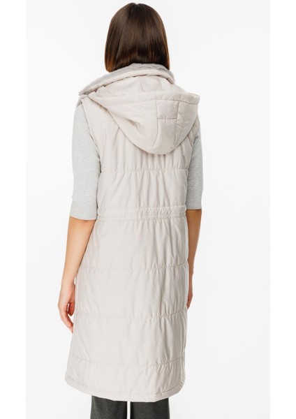 Puf Kapitone Dolgulu Soft Peluş Garni Yelek-Gümüş