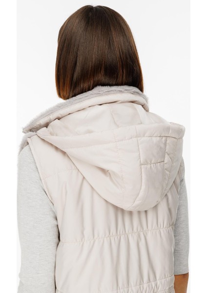 Puf Kapitone Dolgulu Soft Peluş Garni Yelek-Gümüş