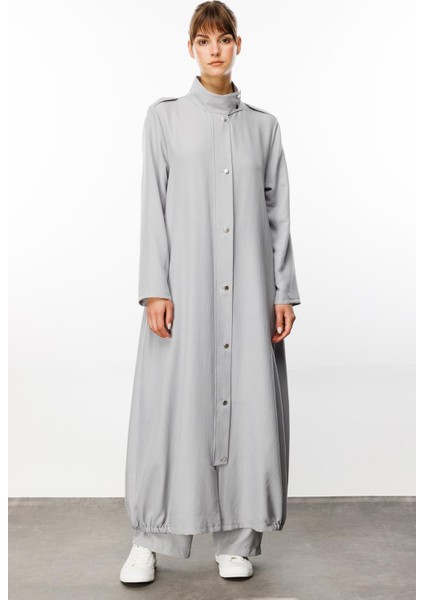 Spoza Ipekçe Doku Düğme Aksesuarlı Çok Yönlü Kullanım Imkanı Sunan Kap Elbise Ferace-Gri
