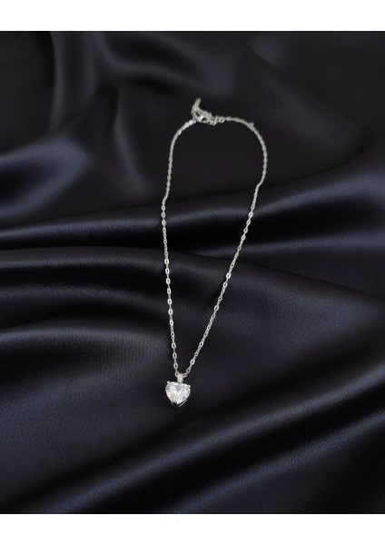 Kadın Beyaz Taşlı Çelik Tektaş Kolye