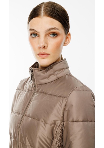 Leaf Işleme Yan Esnek Kapitone Dokuma Içi Dolgulu Kaban Manto-Vizon