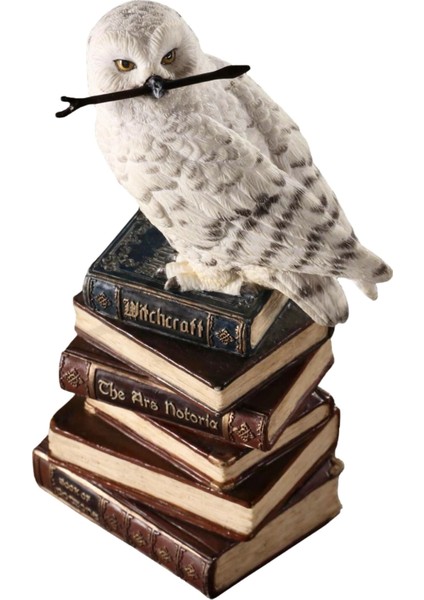 Kitap Yığını Üzerindeki Sihirli Değnekli Hedwig Kar Baykuşu Biblosu / Küçük Boy fiyatları