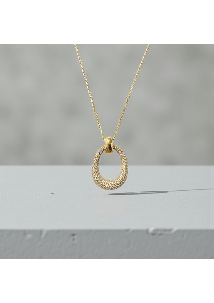 Oval Çember Figürlü Zirkon Taşlı 14 Ayar Altın Kolye