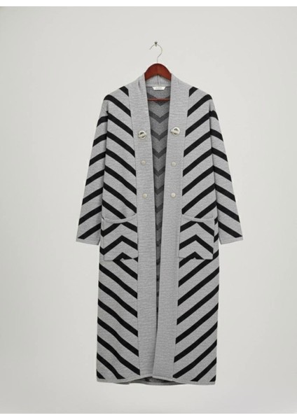 Kadın Tesettür Düğme Detaylı Uzun Çizgili Hırka Gri Standart modelleri