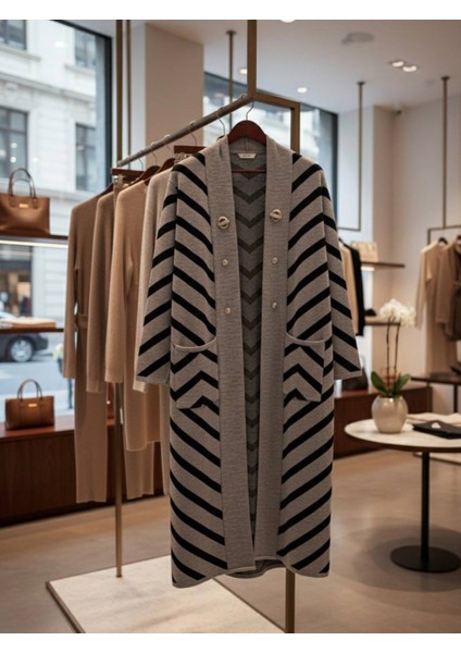 Kadın Tesettür Düğme Detaylı Uzun Çizgili Hırka Gri Standart indirimleri