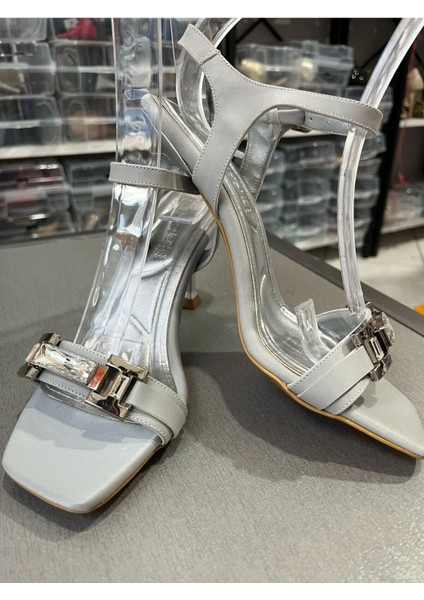 Kare Tabanlı Tek Taşlı Bilekten Tek Bantlı Çok Rahat Kadehtopuk Kadın Ayakkabı