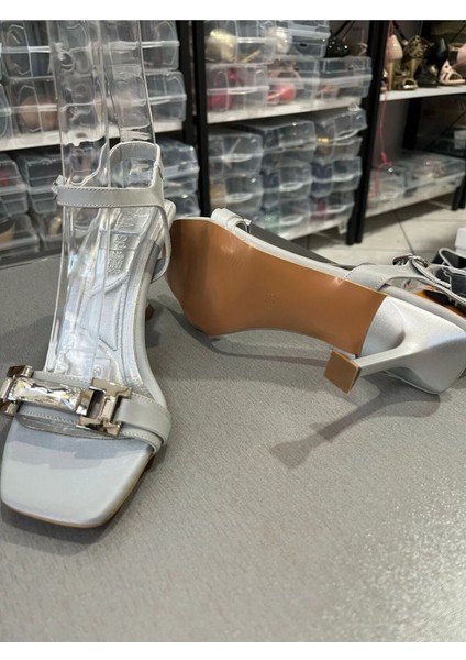 Kare Tabanlı Tek Taşlı Bilekten Tek Bantlı Çok Rahat Kadehtopuk Kadın Ayakkabı modelleri