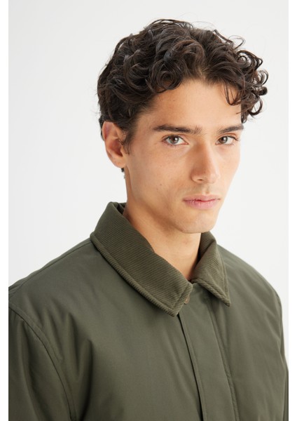 Sıcak Tutan Regular Fit Normal Kesim Içi Polarlı Cepli Parka fırsatları