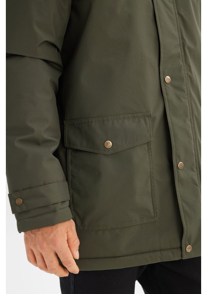 Sıcak Tutan Regular Fit Normal Kesim Içi Polarlı Cepli Parka indirimleri