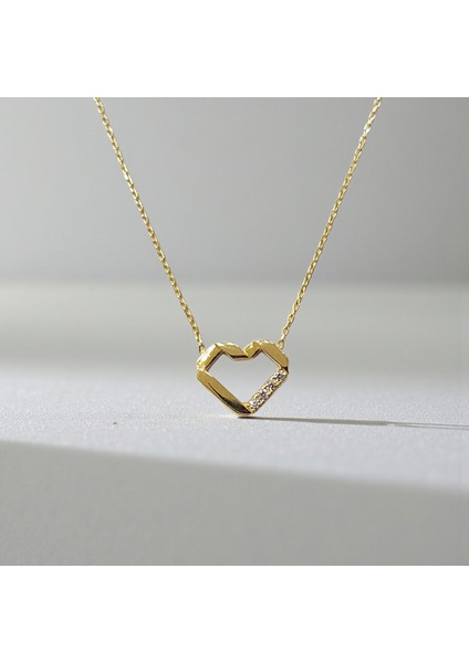 Kalpli Geometrik Figürlü Zirkon Taşlı 14 Ayar Altın Kolye