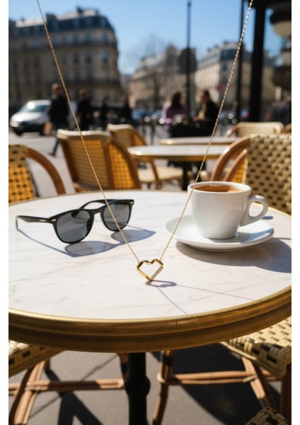 Kalpli Geometrik Figürlü Zirkon Taşlı 14 Ayar Altın Kolye modelleri