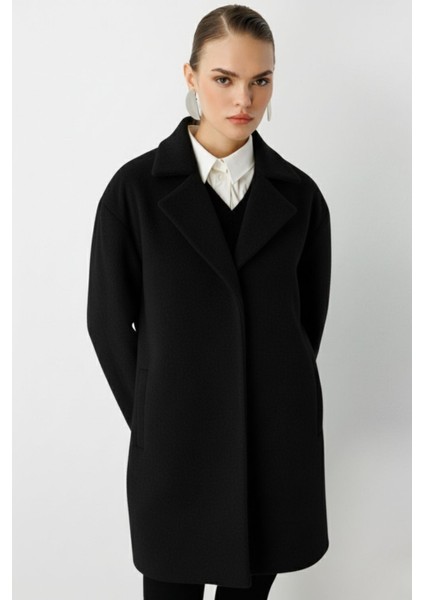 Çıt Çıt Kapamalı Siyah Yünlü Kısa Kaşe Kaban modelleri