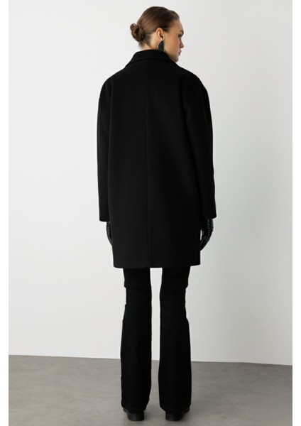 Çıt Çıt Kapamalı Siyah Yünlü Kısa Kaşe Kaban indirimleri