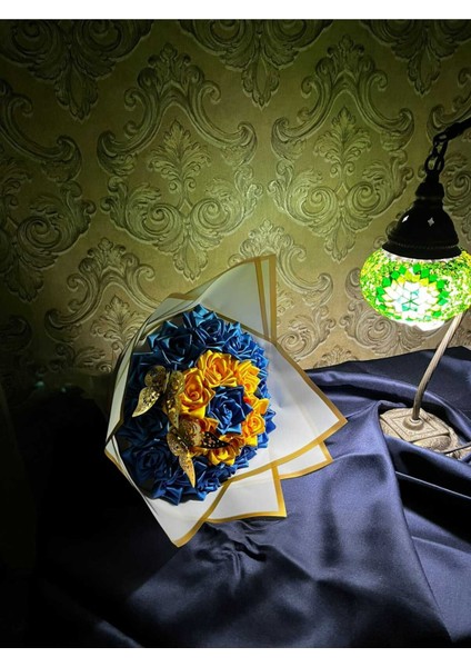 Sarı Lacivert Gül Bukleti