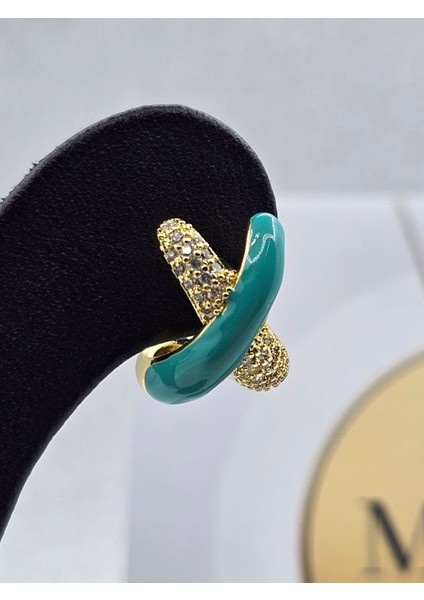 Xuping Yeşil Taşlı Üçgen Model Çelik Küpe