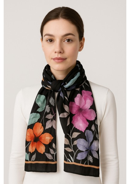 Siyah Zeminli Büyük Çiçek Desenli Şal