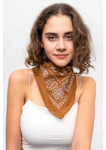 Kahverengi Beyaz Paisley Desenli Bandana fiyatları