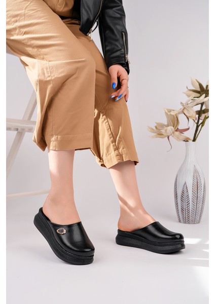 BA04597 Siyah Cilt Kadın Önü Kapalı 4 cm Sabo Terlik - 39 modelleri