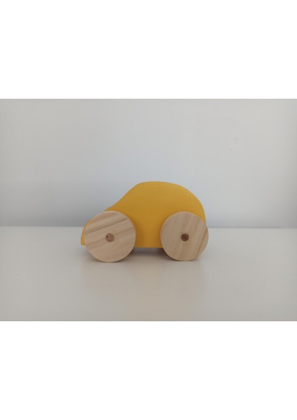 El Yapımı Sarı Ahşap Araba, Oturtmalı Peg Bebeklerle Eğlence Dolu Oyun Zamanı