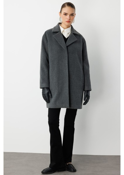 Çıt Çıt Kapamalı Gri Yünlü Kısa Kaşe Kaban