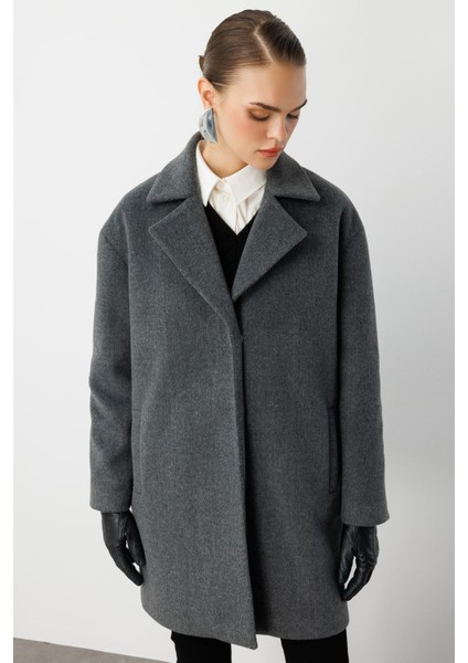 Çıt Çıt Kapamalı Gri Yünlü Kısa Kaşe Kaban modelleri