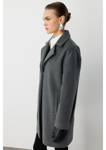 Çıt Çıt Kapamalı Gri Yünlü Kısa Kaşe Kaban fırsatları