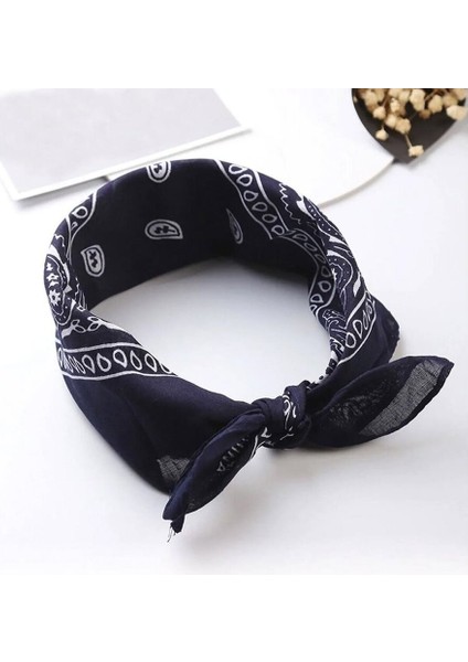Lacivert Beyaz Paisley Desenli Bandana modelleri