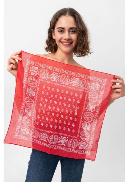 Kırmızı Beyaz Paisley Desenli Bandana modelleri